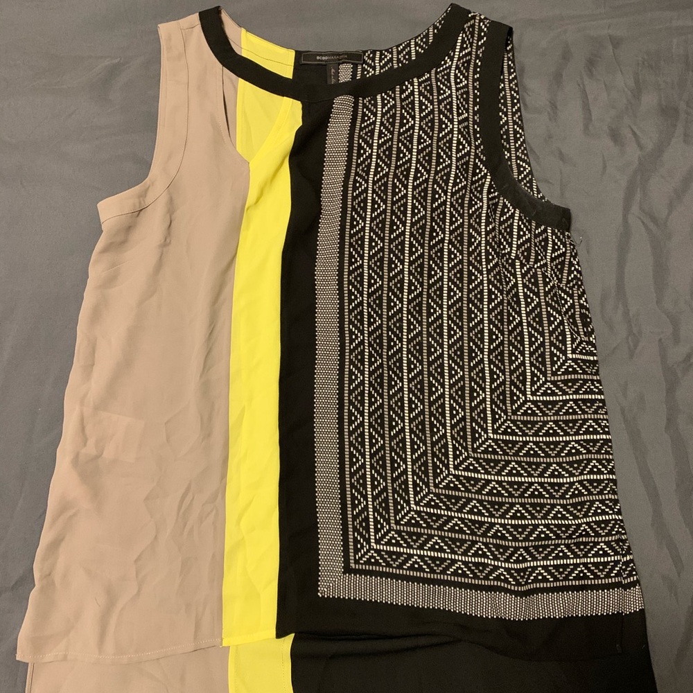 BCBG comfy cute flowy top